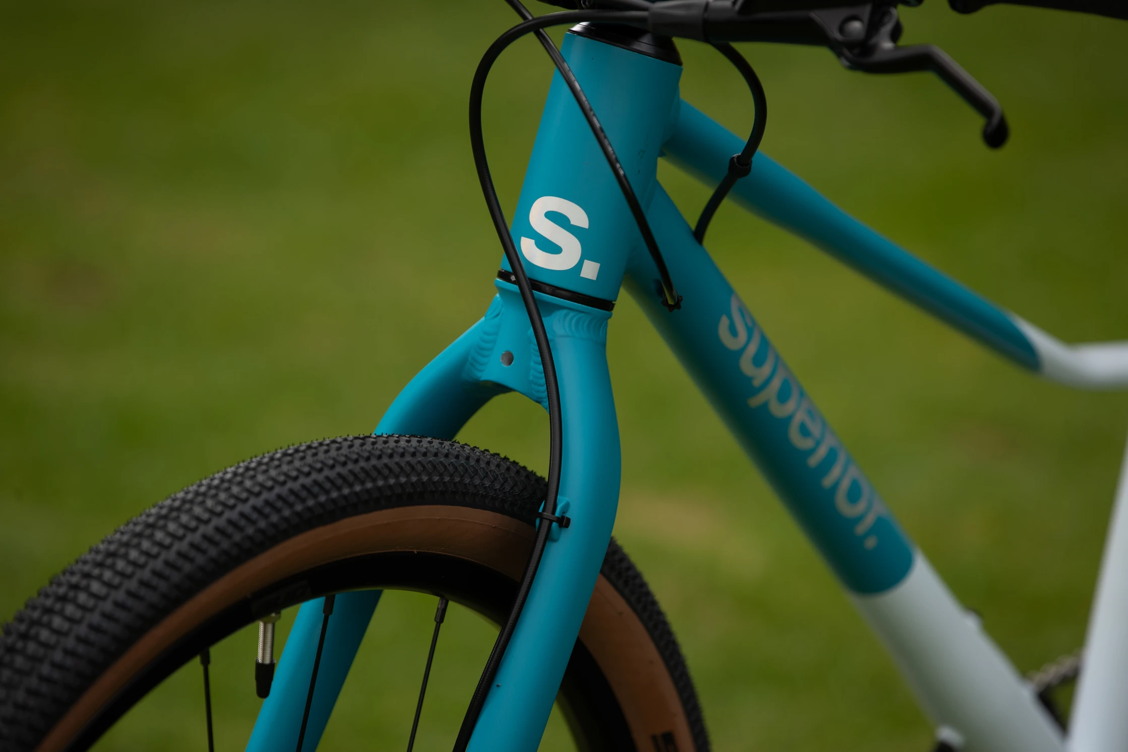 Detail kokpitu a radenia Superior