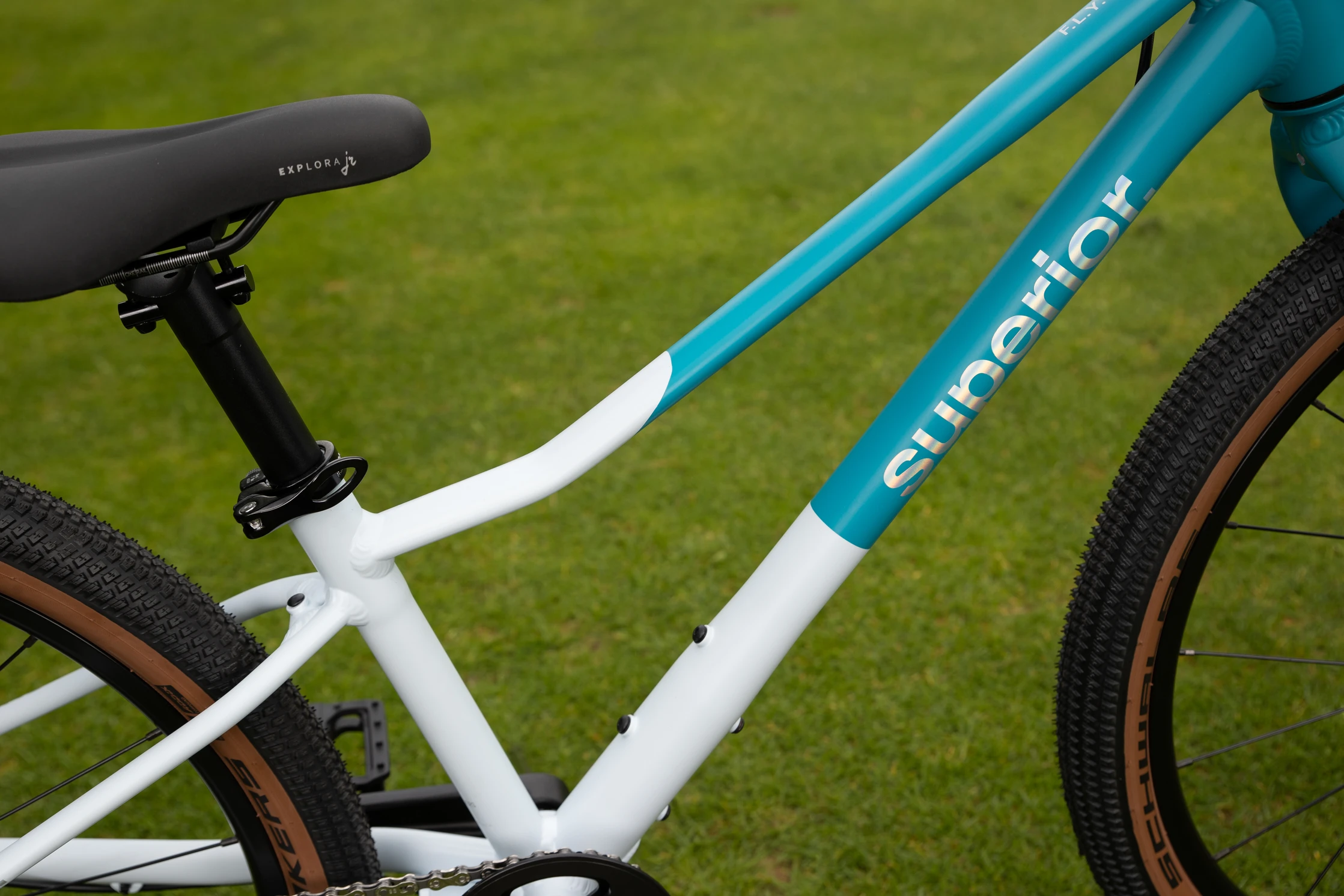 Detail rámu Superior F.L.Y. 24